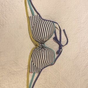 Victoria’s Secret bikini top